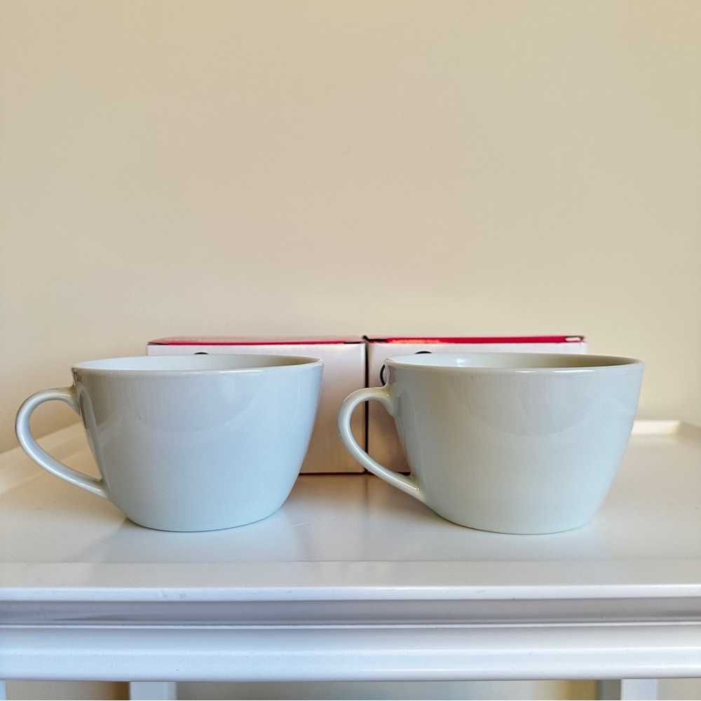 Heart Coffee Cups Set of Two Mugs T Mobile Tuesdays Valentines Limited Edition - Picture 4 of 9